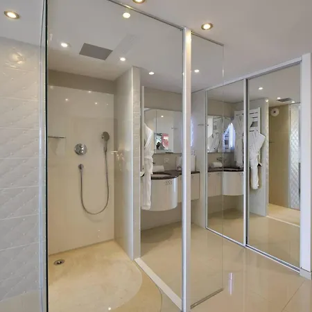 Le Nautilia 104 By Agn- Luxe Superieure - Jacuzzi - 2 Personnes 아파트 아그